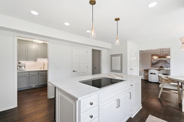 8640 Finlarig Drive, Dublin, OH 43017