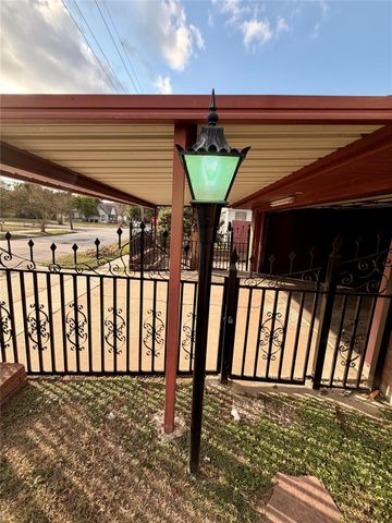 7007 Avenue F, Houston, TX 77011