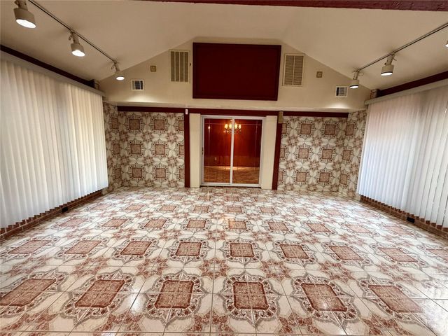 7007 Avenue F, Houston, TX 77011