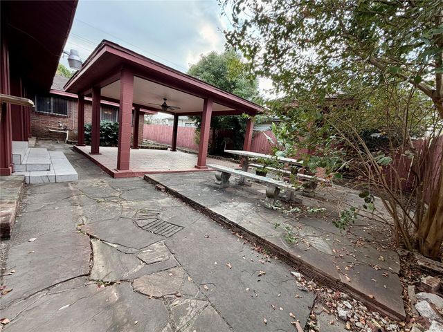 7007 Avenue F, Houston, TX 77011