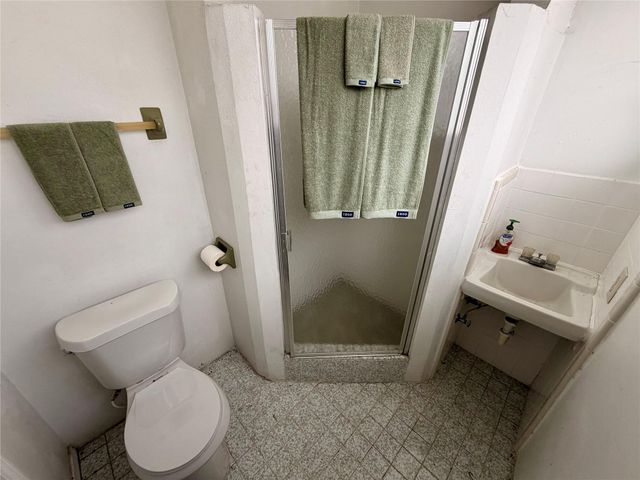 7007 Avenue F, Houston, TX 77011