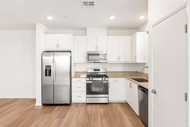 5480 seacliffe Place 44, San Diego, CA 92154