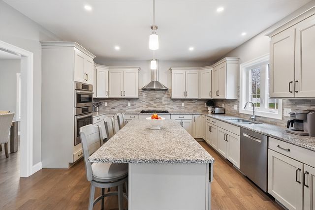 44 Sheffield St, Windham, NH 03087