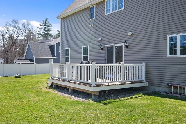 44 Sheffield St, Windham, NH 03087