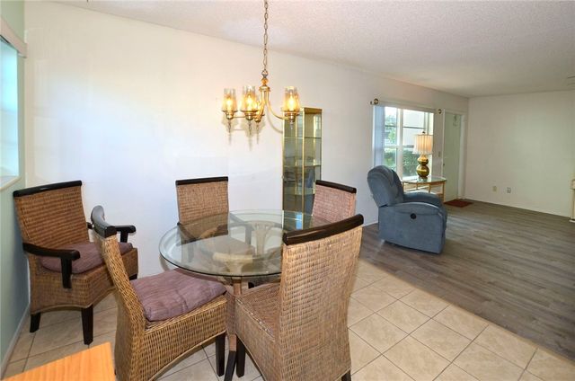 2 Vista Gardens Trail 106, Vero Beach, FL 32962