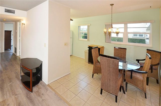 2 Vista Gardens Trail 106, Vero Beach, FL 32962