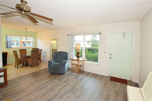 2 Vista Gardens Trail 106, Vero Beach, FL 32962