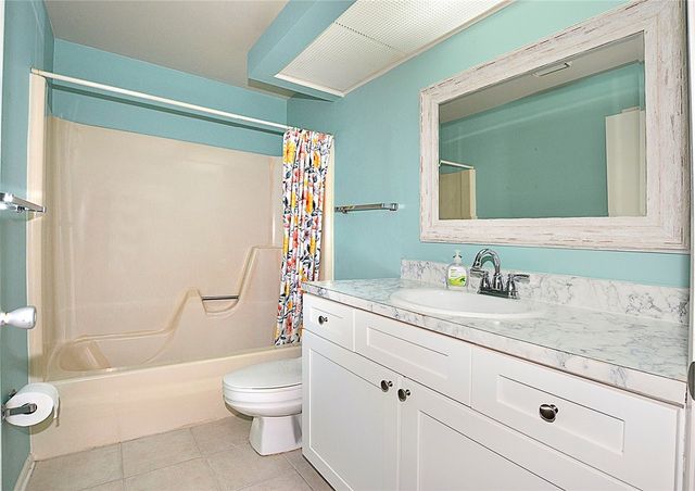 2 Vista Gardens Trail 106, Vero Beach, FL 32962