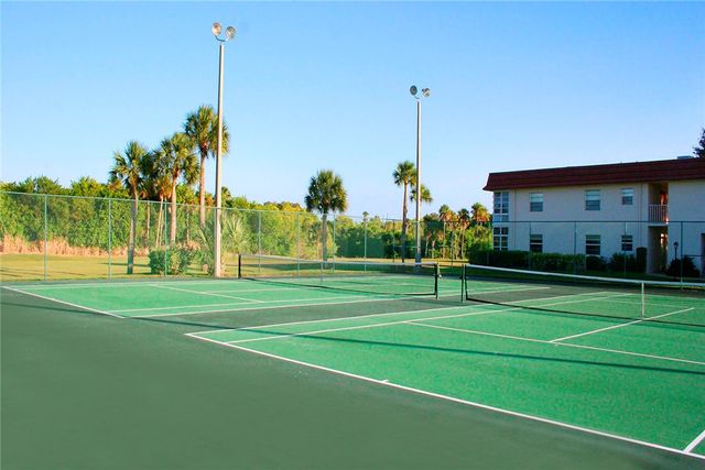 2 Vista Gardens Trail 106, Vero Beach, FL 32962