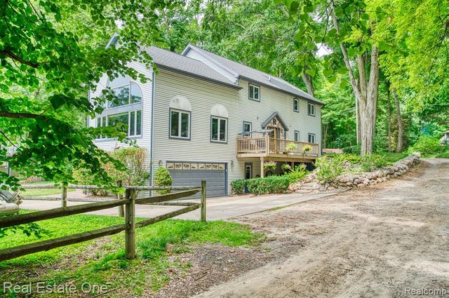 11770 Woodview, Pinckney, MI 48169