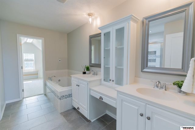 3805 S 202nd Street, Omaha, NE 68130