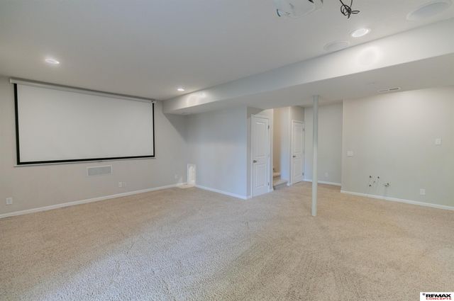 3805 S 202nd Street, Omaha, NE 68130