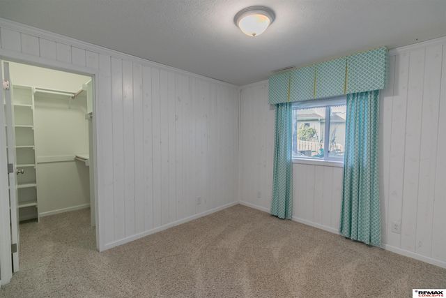 3805 S 202nd Street, Omaha, NE 68130