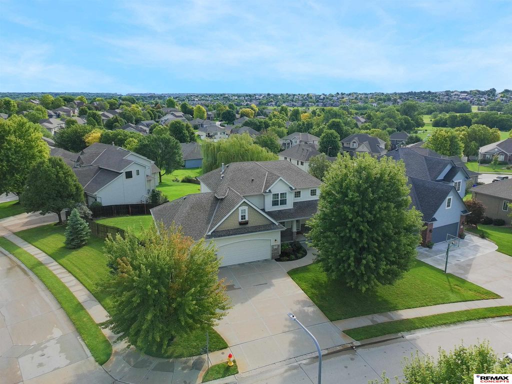 3805 S 202nd Street, Omaha, NE 68130