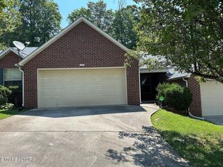 5240 Avery Woods Lane, Knoxville, TN 37921