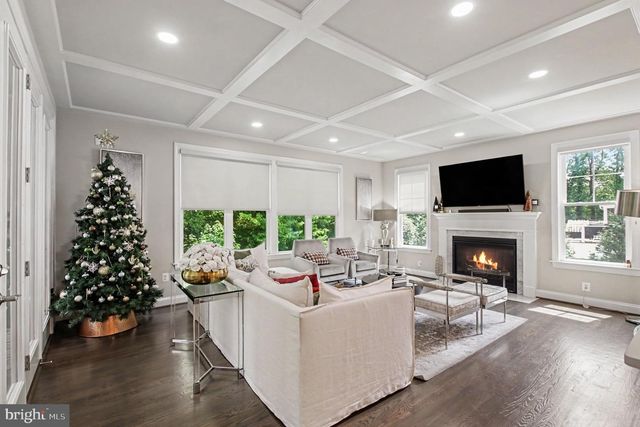 9203-A FOREST HAVEN DR, Alexandria, VA 22309