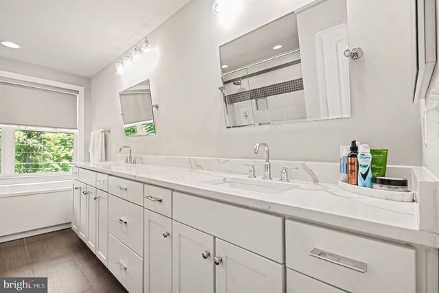 9203-A FOREST HAVEN DR, Alexandria, VA 22309