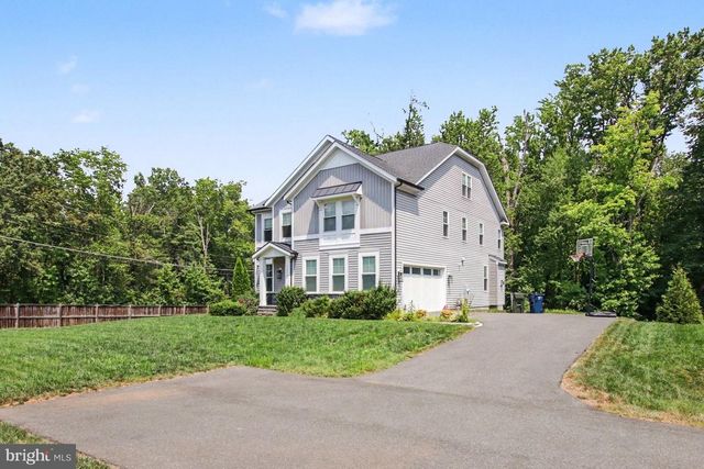 9203-A FOREST HAVEN DR, Alexandria, VA 22309