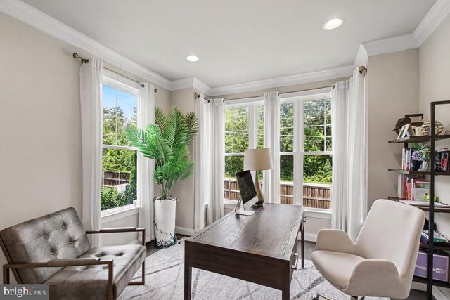 9203-A FOREST HAVEN DR, Alexandria, VA 22309