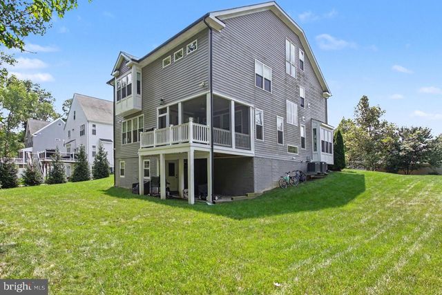 9203-A FOREST HAVEN DR, Alexandria, VA 22309