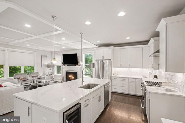9203-A FOREST HAVEN DR, Alexandria, VA 22309