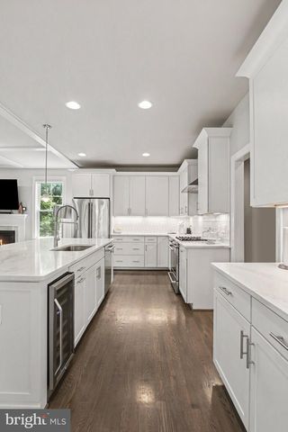 9203-A FOREST HAVEN DR, Alexandria, VA 22309
