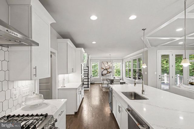 9203-A FOREST HAVEN DR, Alexandria, VA 22309