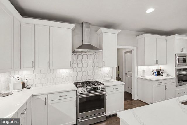 9203-A FOREST HAVEN DR, Alexandria, VA 22309