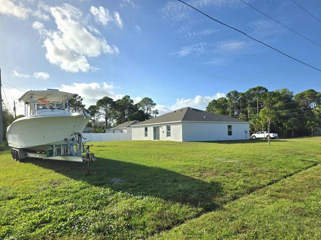 2772 SE Garfield Avenue, Port St. Lucie, FL 34952