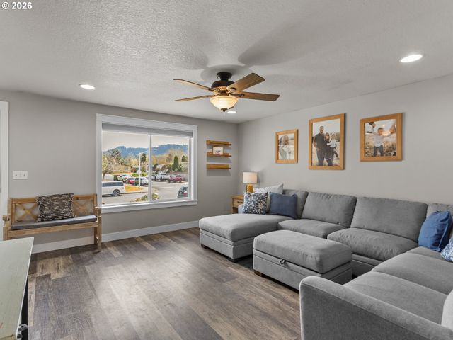 247 Loganberry St, Woodland, WA 98674