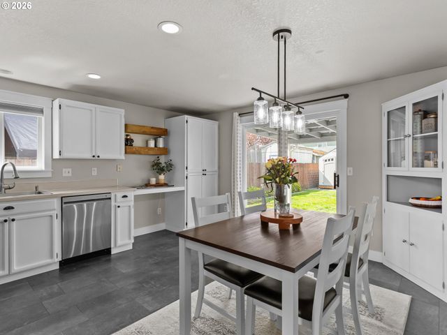 247 Loganberry St, Woodland, WA 98674