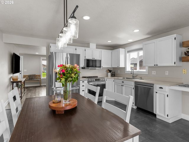 247 Loganberry St, Woodland, WA 98674