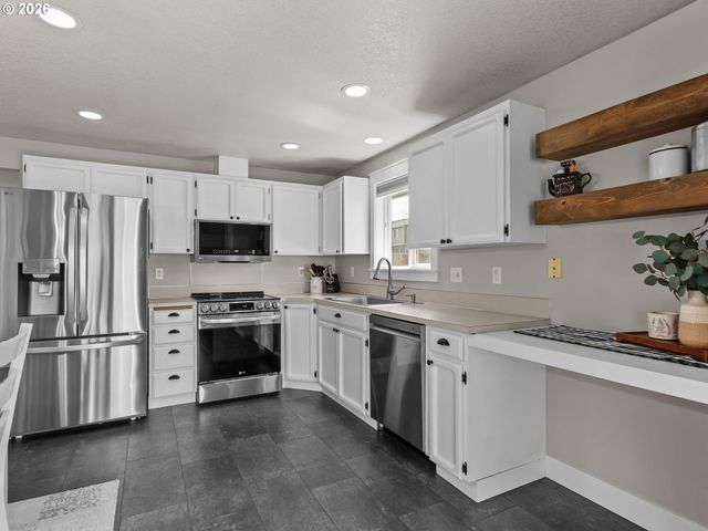 247 Loganberry St, Woodland, WA 98674