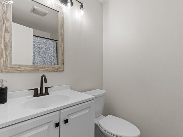 247 Loganberry St, Woodland, WA 98674