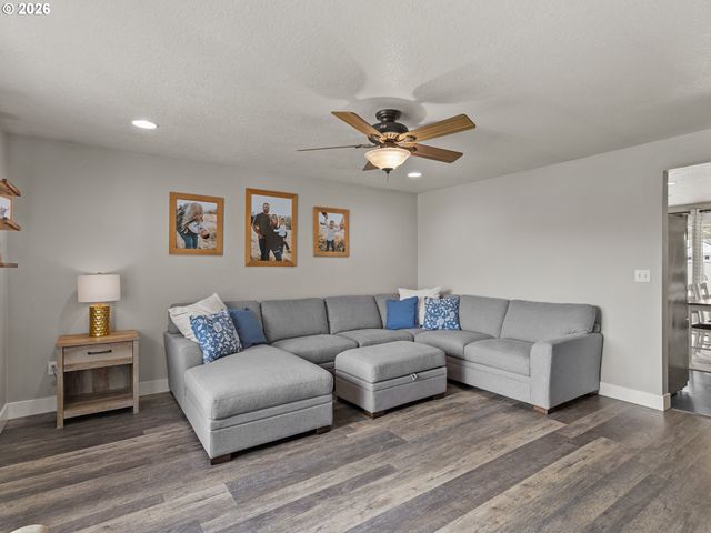 247 Loganberry St, Woodland, WA 98674