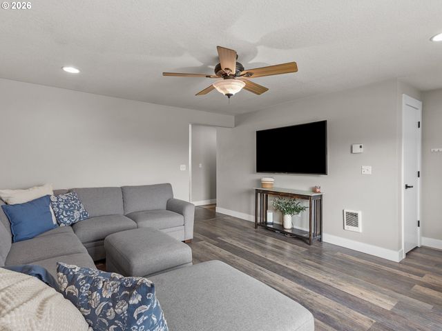 247 Loganberry St, Woodland, WA 98674