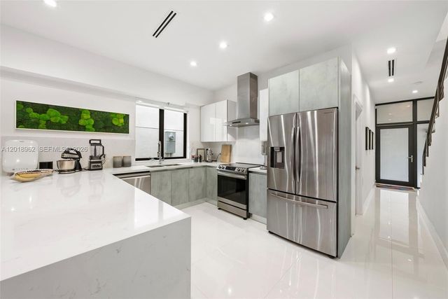 3376 Perry Frow Dr A, Miami, FL 33133