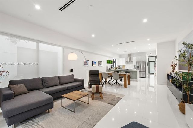 3376 Perry Frow Dr A, Miami, FL 33133