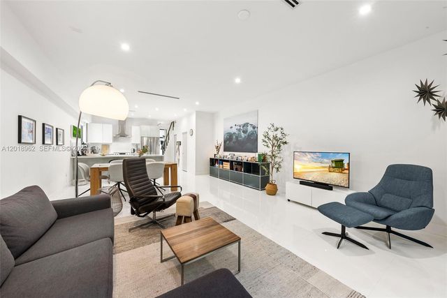 3376 Perry Frow Dr A, Miami, FL 33133