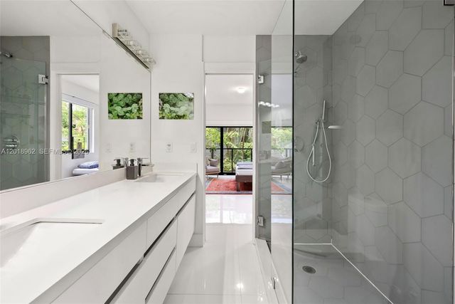 3376 Perry Frow Dr A, Miami, FL 33133
