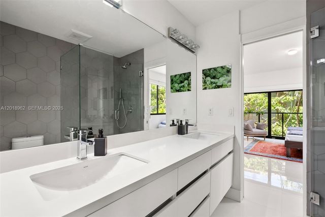 3376 Perry Frow Dr A, Miami, FL 33133