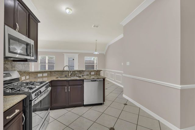 700 Dover Park Trail, Mansfield, TX 76063