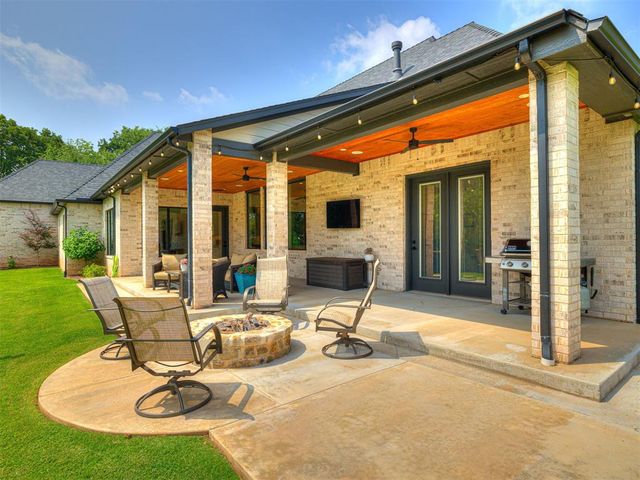 1824 Brook Bank Drive, Jones, OK 73049