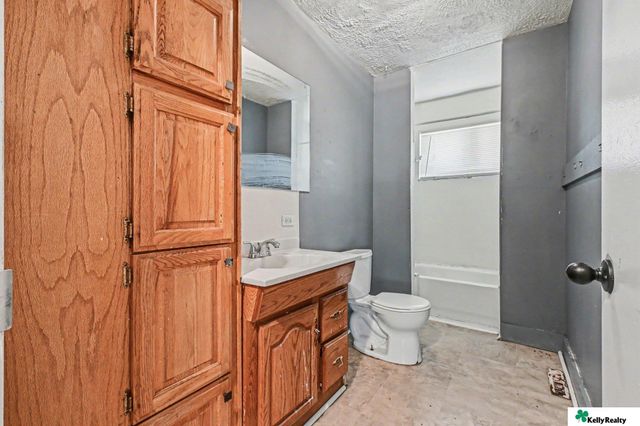 6518 N 46 Avenue, Omaha, NE 68152