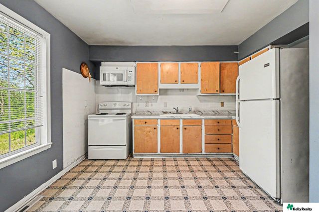 6518 N 46 Avenue, Omaha, NE 68152