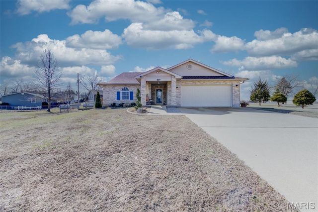 327 Quail Ridge Court, Bourbon, MO 65441