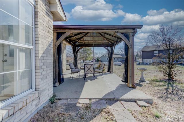 327 Quail Ridge Court, Bourbon, MO 65441