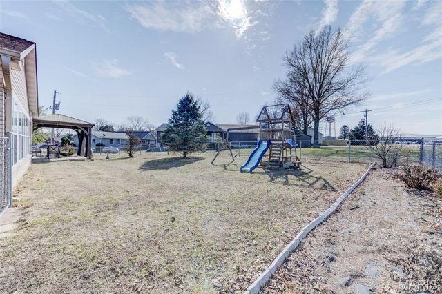 327 Quail Ridge Court, Bourbon, MO 65441