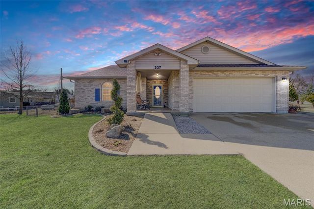 327 Quail Ridge Court, Bourbon, MO 65441