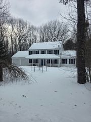 26 Wellington Rd, Ashby, MA 01431